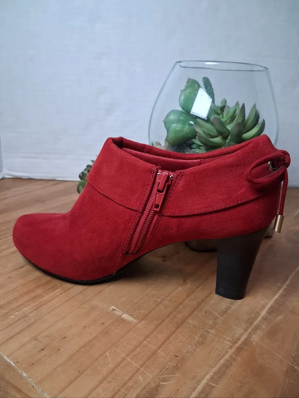 Coach and Four Faux Suede Cuffed Bootie w/Bow On Heel Fire Engine Red Size 7